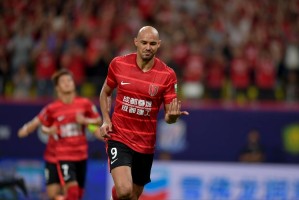 星空体育在线登录-4-1，从第4到第1！成都蓉城狂胜海港，30分钟3球，海港被打懵