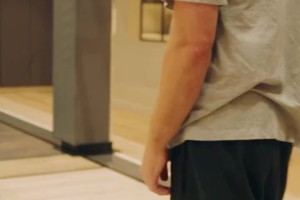 星空体育官方入口-巴特勒分享晃倒对手视频致敬库里，保罗对此表达质疑