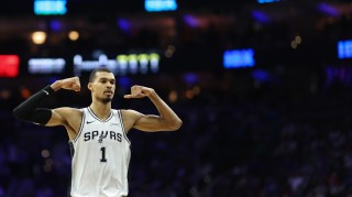 星空体育官网-火箭输掘金，输马刺，申京阿门他们和马刺新星差在哪里？|谢泼德|凯文·杜兰特|便秘|卡斯尔|持球_新浪新闻