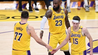 老詹不离开湖人？队记详解：商业因素&amp;amp;无更好选择&amp;amp;声明反响有限